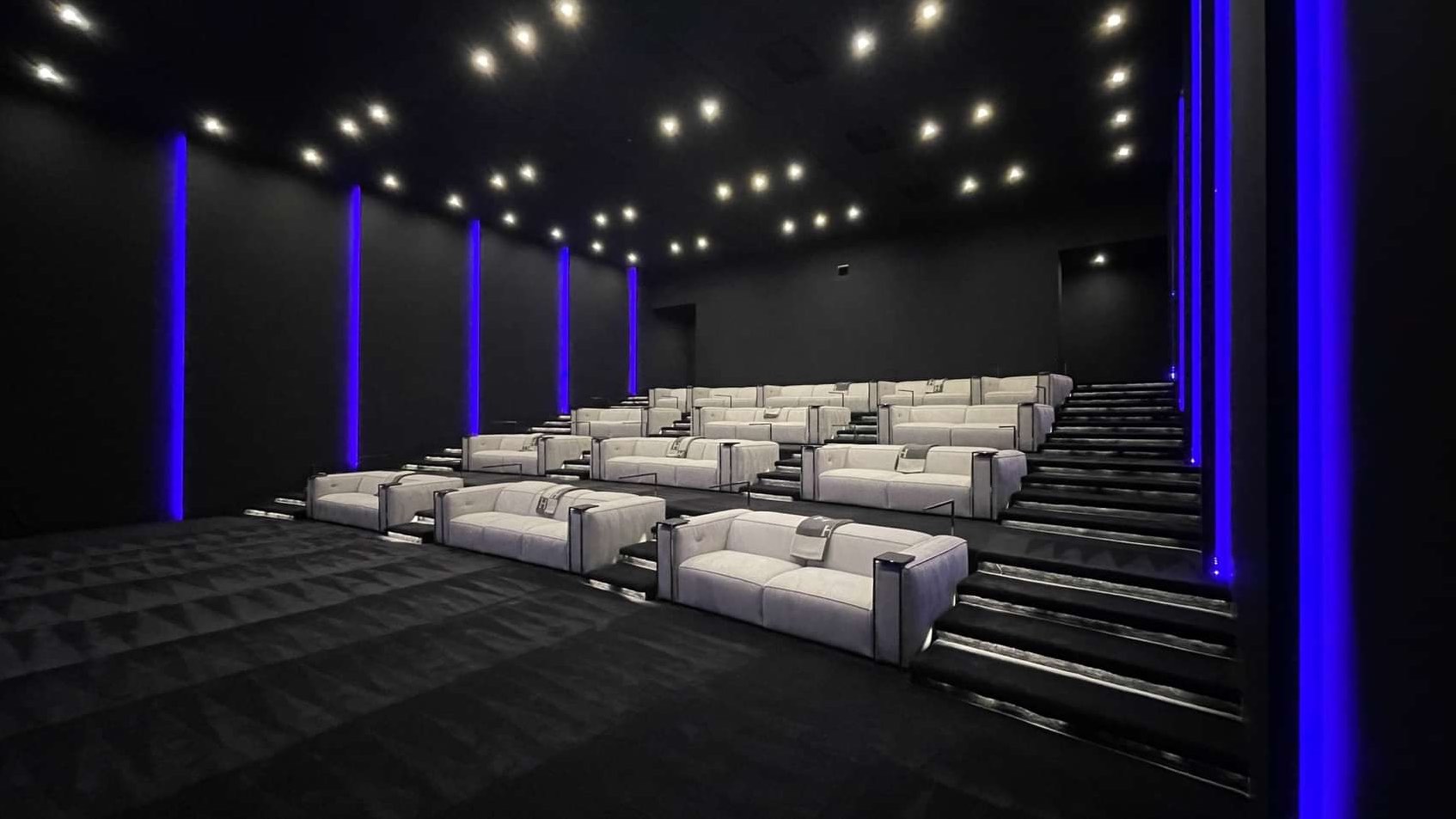 AV Pro Large Venues Slider 1